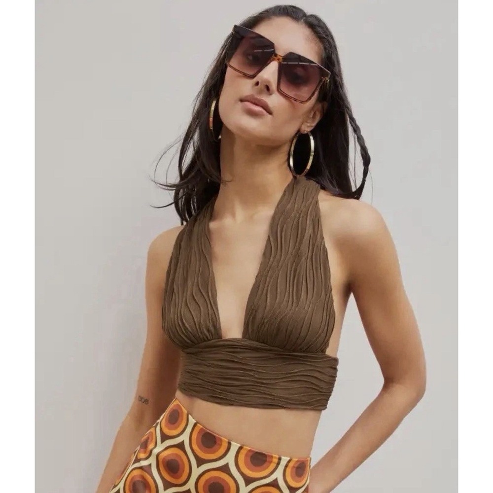 Size Small – Cider Brown Textured Halter Crop‎ Top